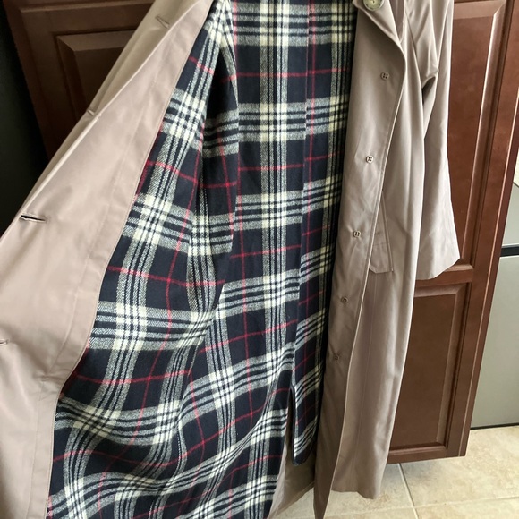 London Fog Trench Coat size 8 - Picture 10 of 15